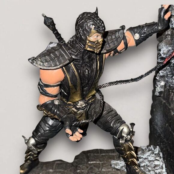 Mortal Kombat 9 Kollector's Edition Scorpion Sub-Zero Bookends Statue Figures - Picture 6 of 16